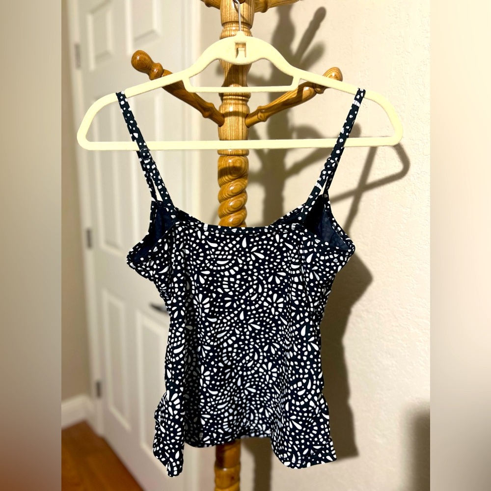 4/$15 Black and white Tankini Swim top Size 8 - Picture 3 of 4